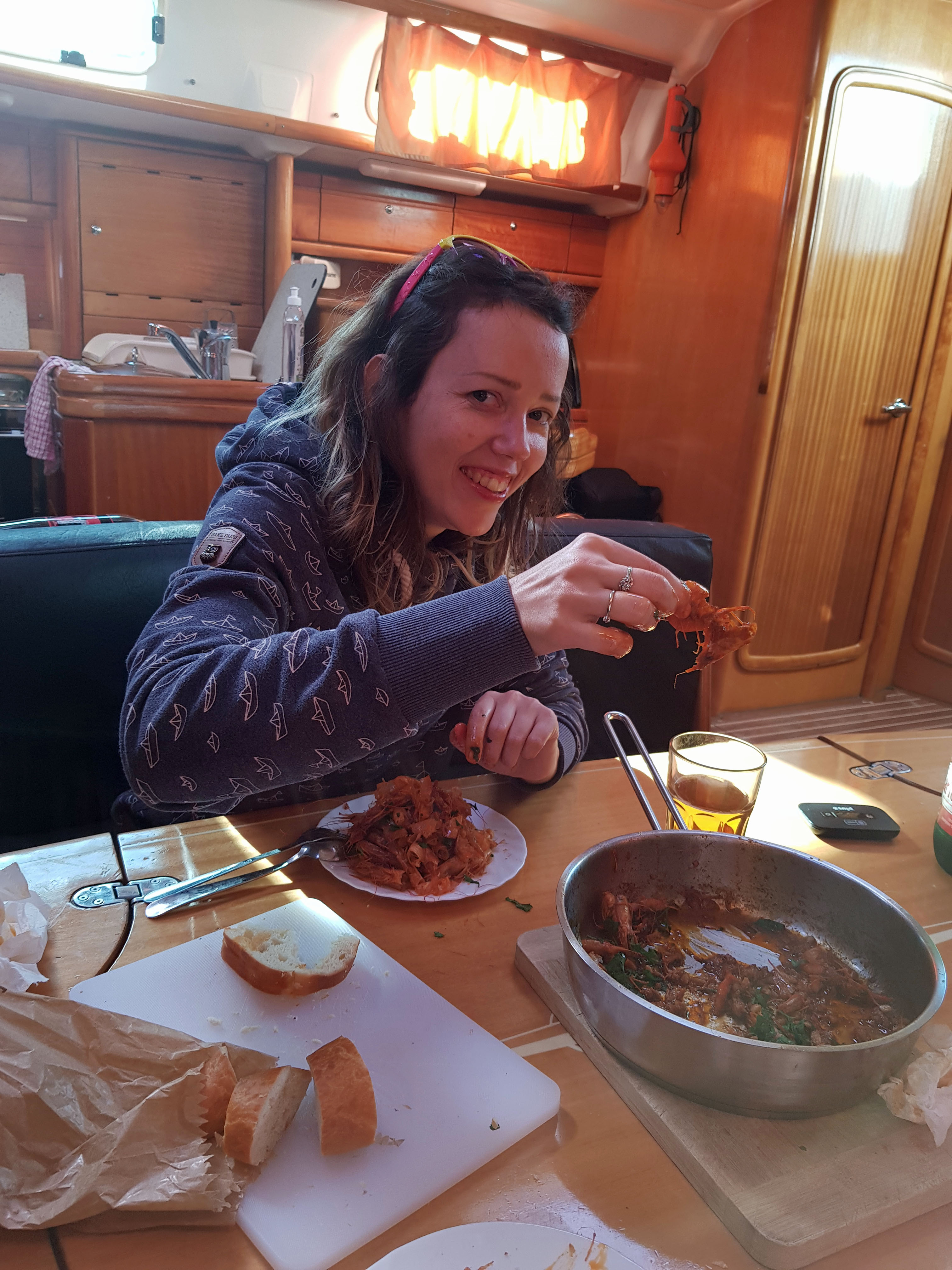 Jak się żyje na jachcie podczas pandemii wirusa na świecie - relacja z Chorwacji Życie w dzisiejszych czasach nie jest łatwe. A jak się żyje na morzu? Czy jest powód aby się o nas martwić? Spędzamy Święta Wielkanocne w izolacji na Led Zeppelin